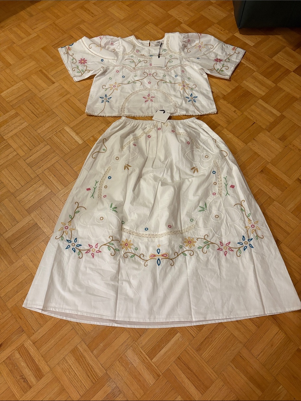dRA Embroidered Two-Piece White Cotton Skirt Set